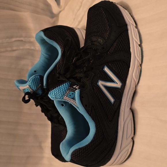 New Balance Black And Blue Running Shoe 401 7.5 - Picture 3 of 4